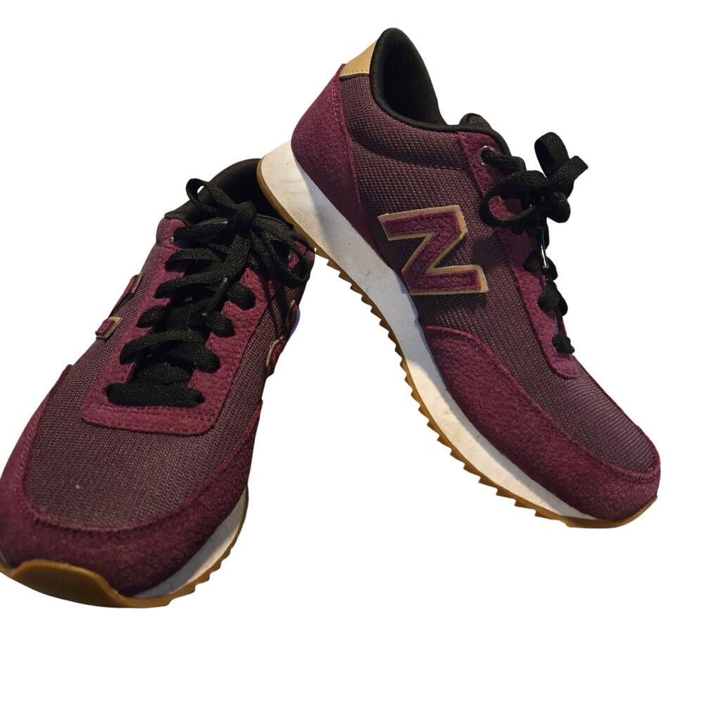 New Balance 501 a retro-inspired lifestyle sneakers 
Women's Size 8